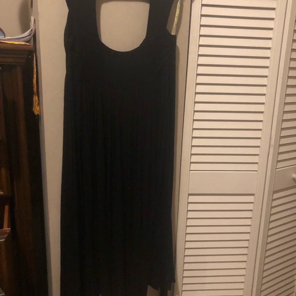 XS black dress with keyhole back